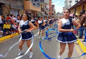 Estudiantes festejaron a Azogues en sus 202 años de independencia
